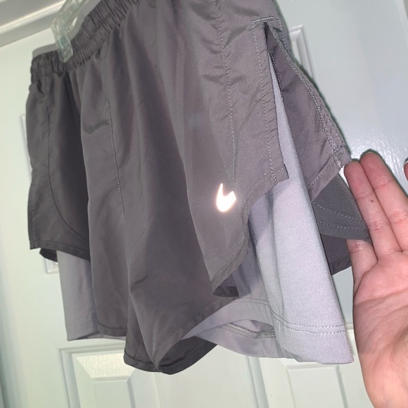 Nike running shorts - Picture 2 of 4